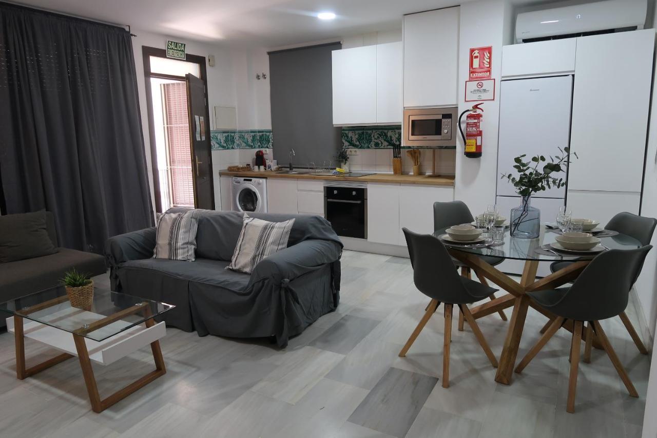 J & E Malaga Center Apartamentos Exterior photo