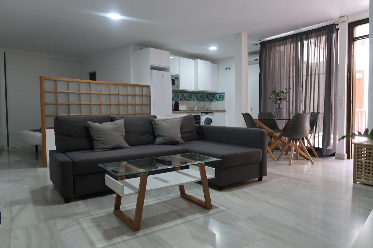 J & E Malaga Center Apartamentos Exterior photo