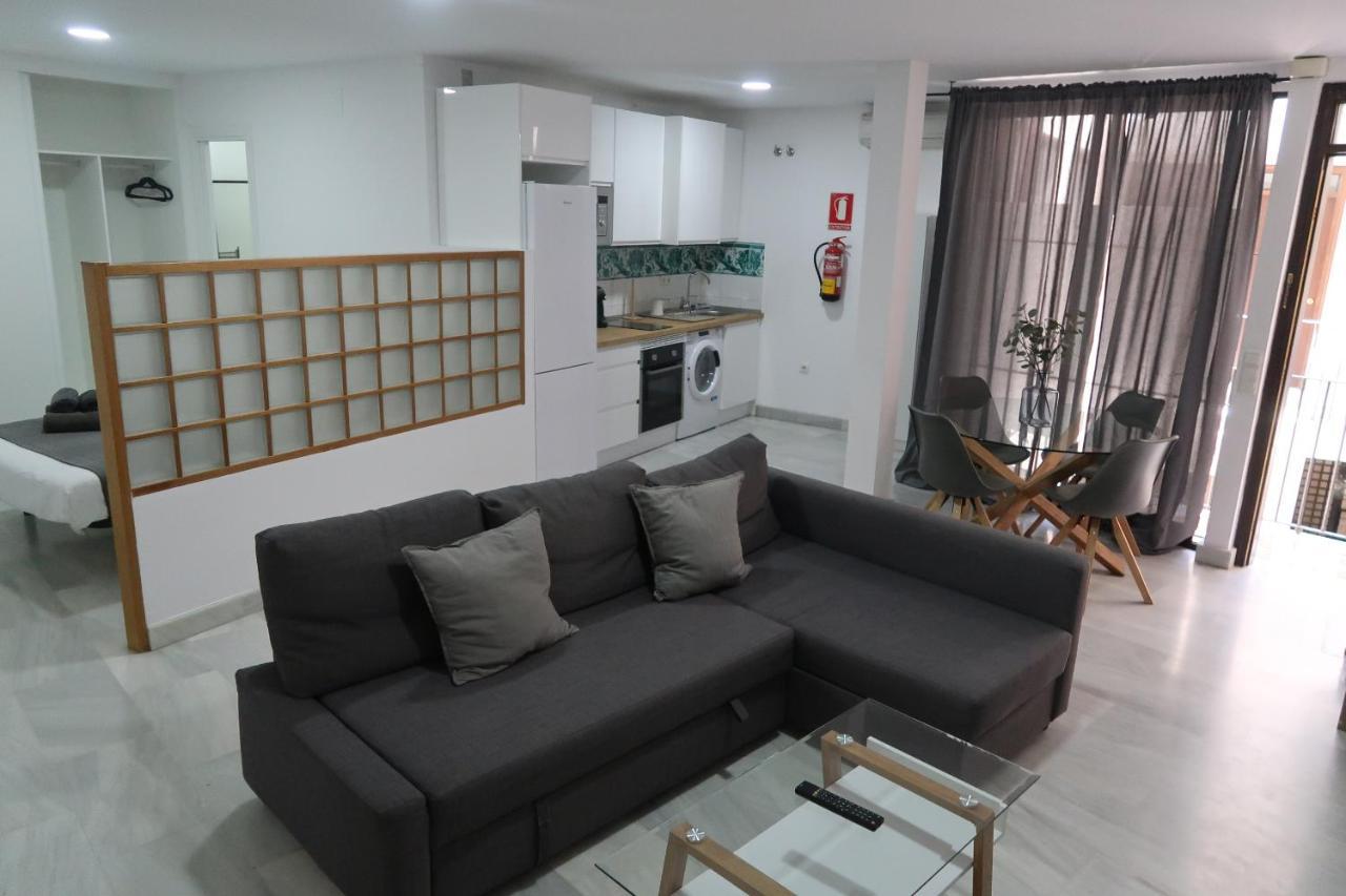 J & E Malaga Center Apartamentos Exterior photo