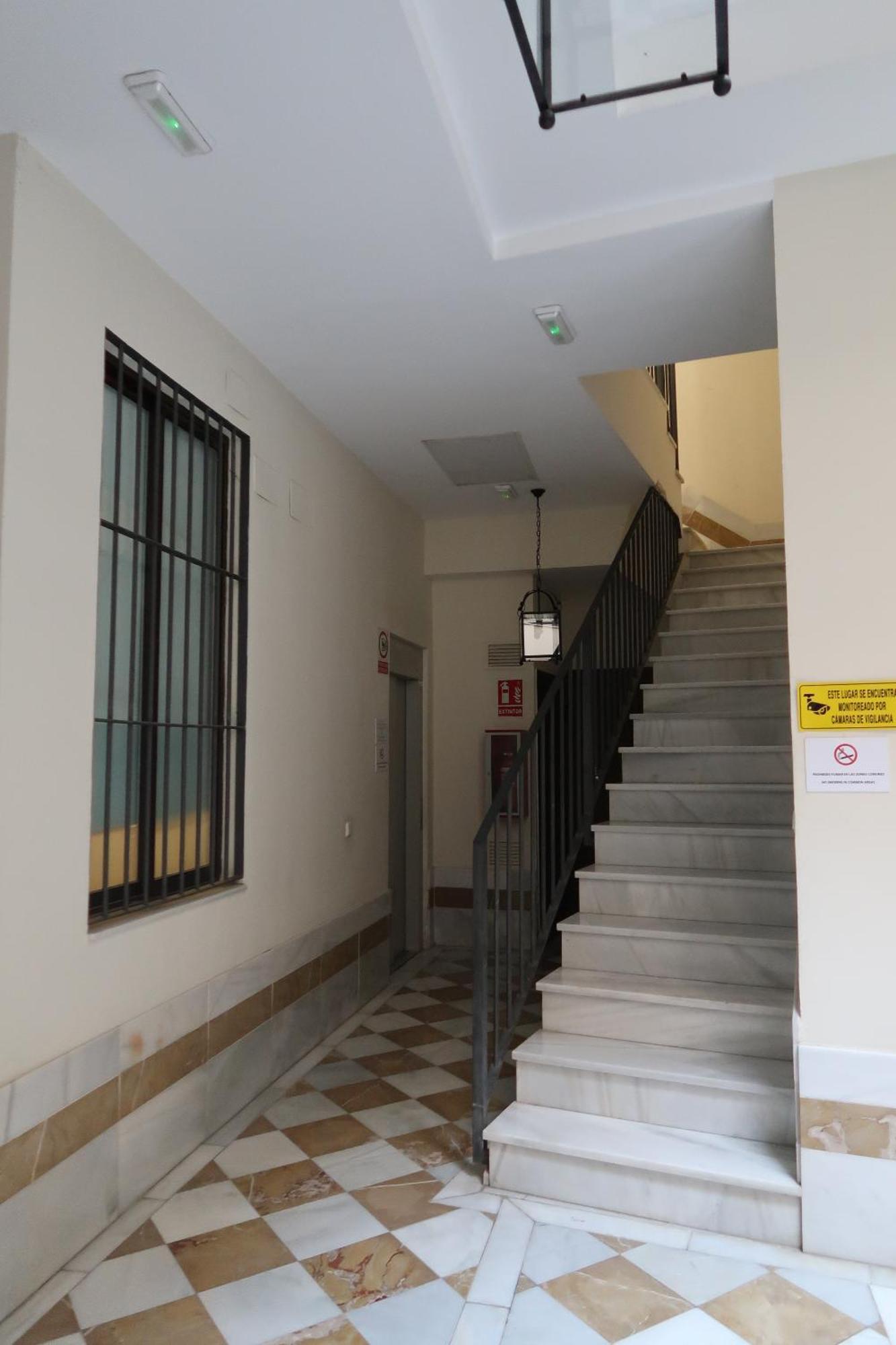 J & E Malaga Center Apartamentos Exterior photo